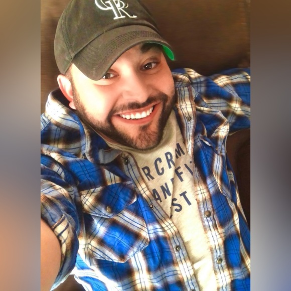 Meet your Posher, Julian - Picture 2 of 5